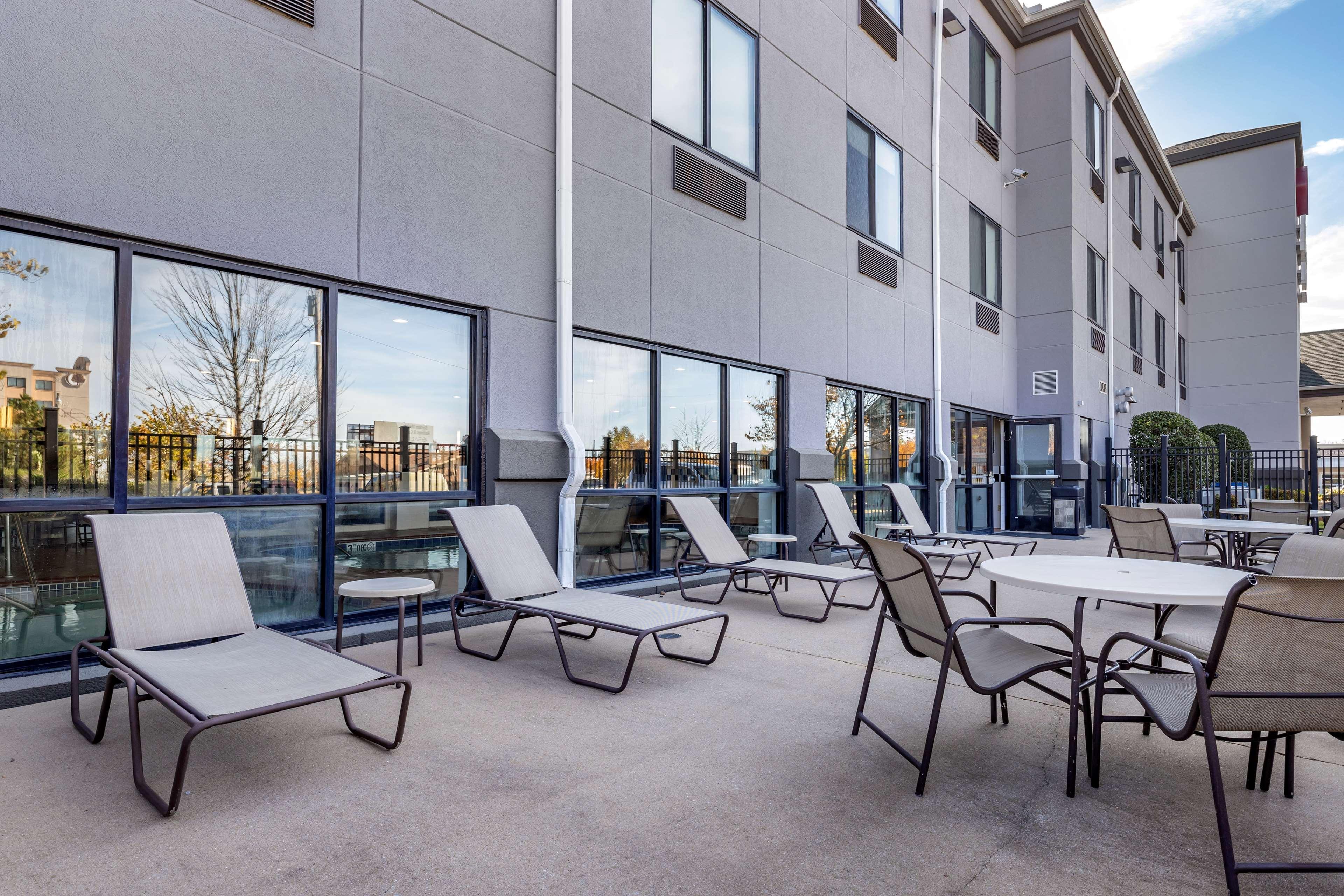 Best Western Plus Castlerock Inn & Suites Bentonville Exteriér fotografie