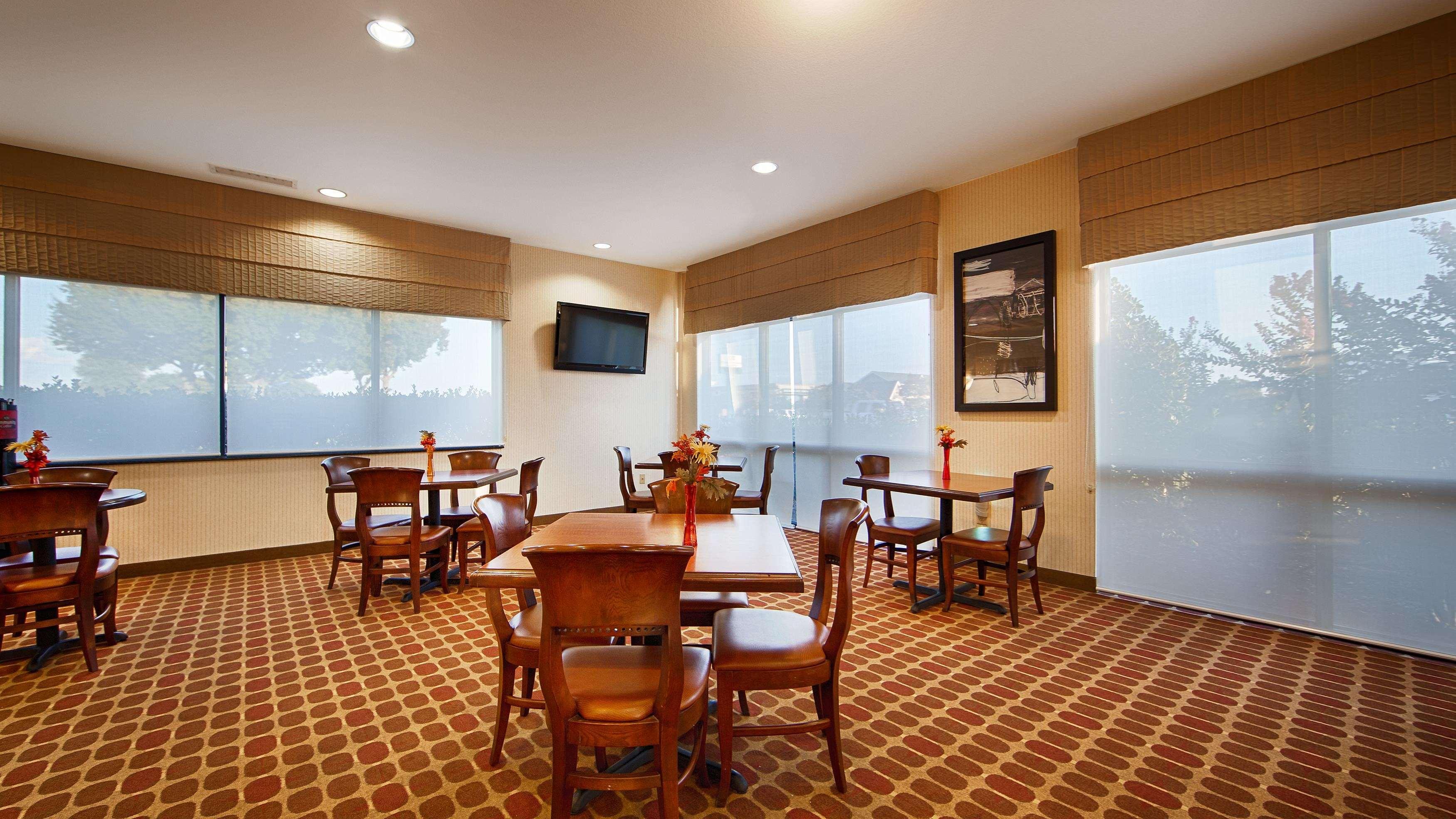 Best Western Plus Castlerock Inn & Suites Bentonville Exteriér fotografie